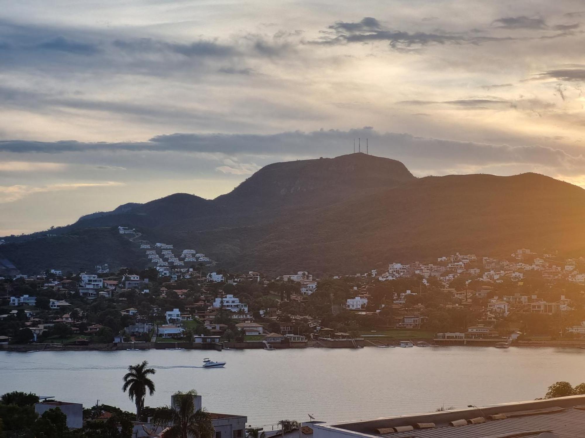 Recanto Brenda - Casa Luxo Capitolio Com Vista Pro Lago, Escarpas E Morrochapeu Екстериор снимка
